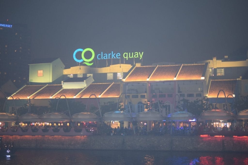 Clarke Quay at night becomes vibrant with resturants. 