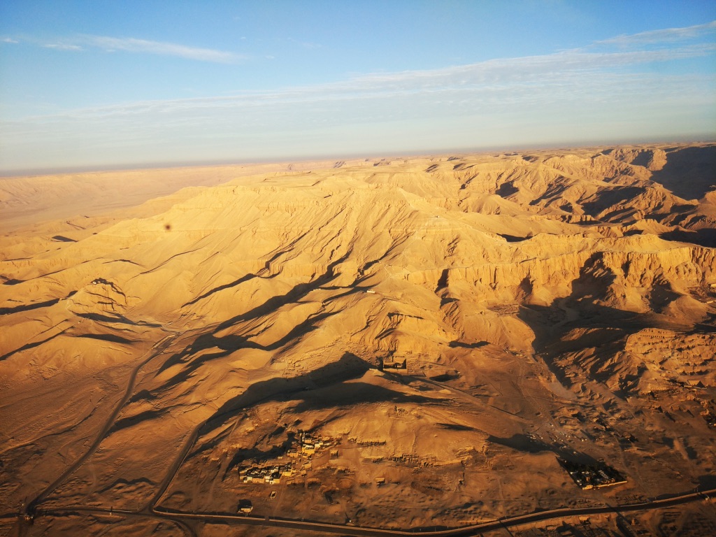 You can enjoy aerial view of the valley of the kings during you hot air balloon tour in Luxor. 