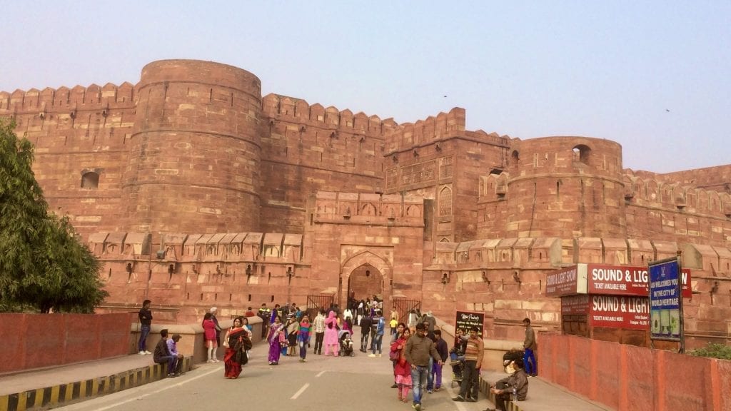 Agra fort should be in your list of places to visit in Agra in one day. 