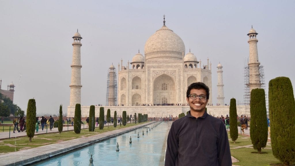 Writer of the blog awalkintheworld.com in front of the Taj