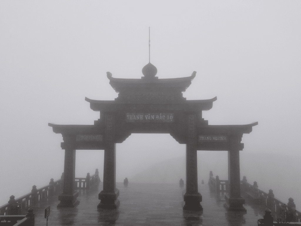 Gate to mount Fansipan