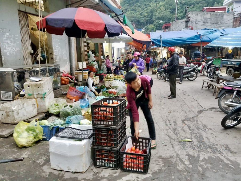 Market in Cat Ba