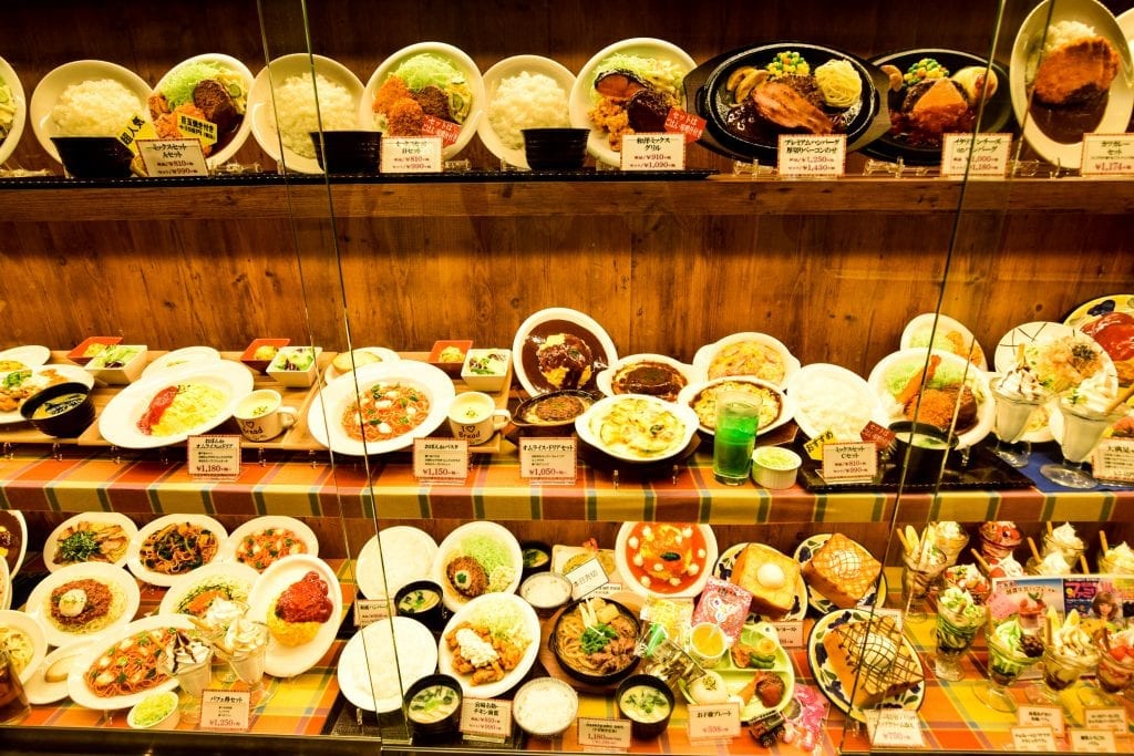 Japanese food on display, they are not real - know tips for traveling to Japan for the first time