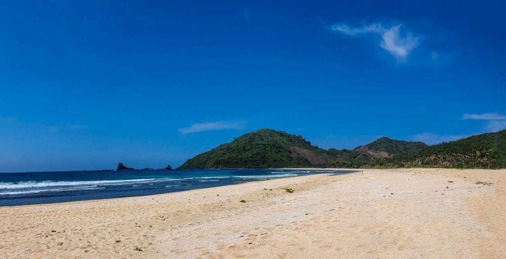 Mekaki Beach Right View