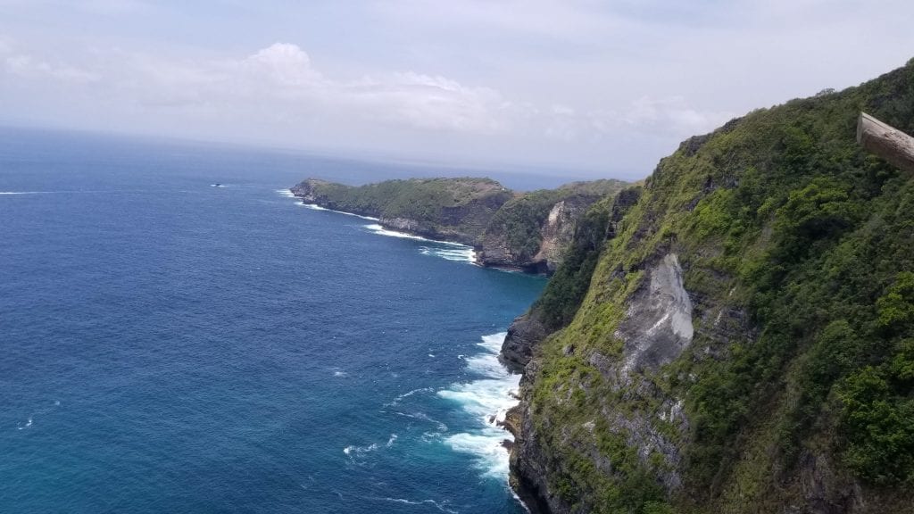 Side view of Kelingking Beach