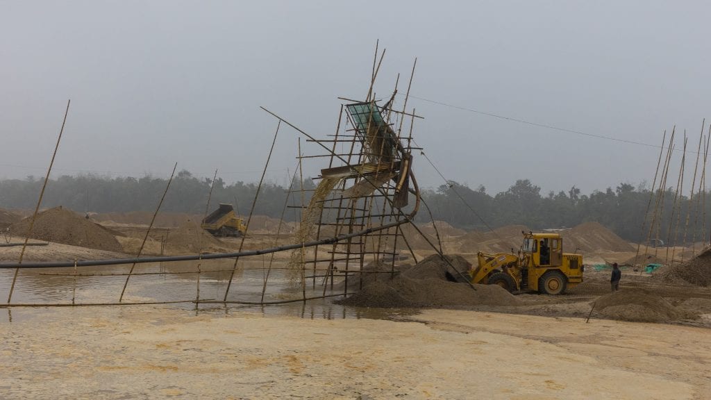 Machine Extracting Sands and Stones in Birishiri