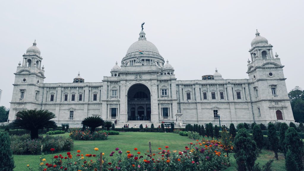 Front of Victoria Memorial in Kolkata