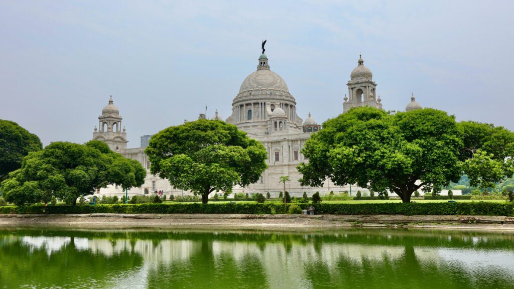 Pond in front of Victoria Memorial