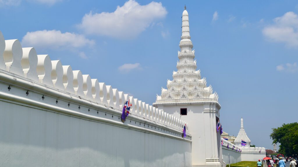 Tembok Putih Istana Agung di Bangkok