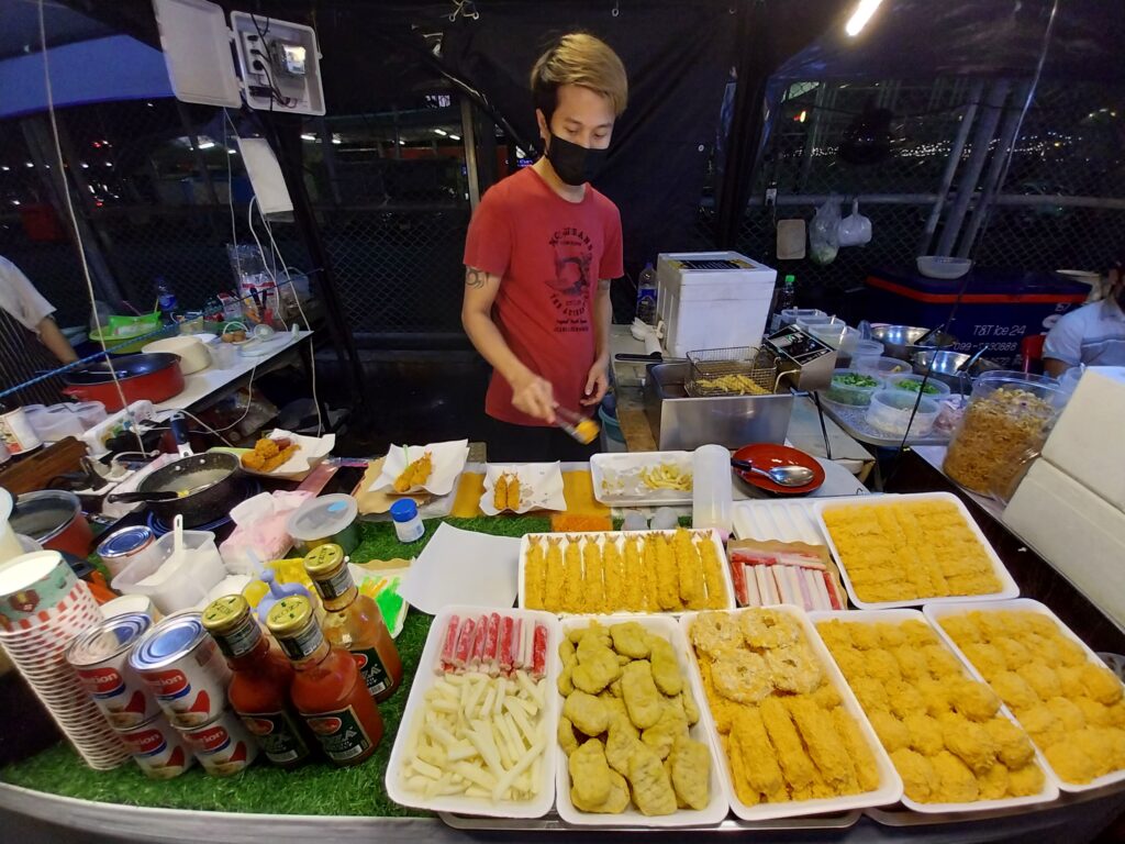 Makanan jalanan di Bangkok