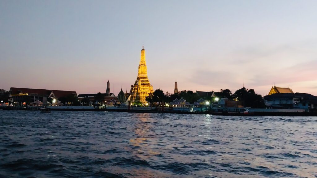 Wat Arun di Malam Hari